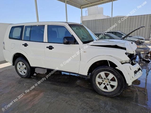 2016 Mitsubishi PAJERO