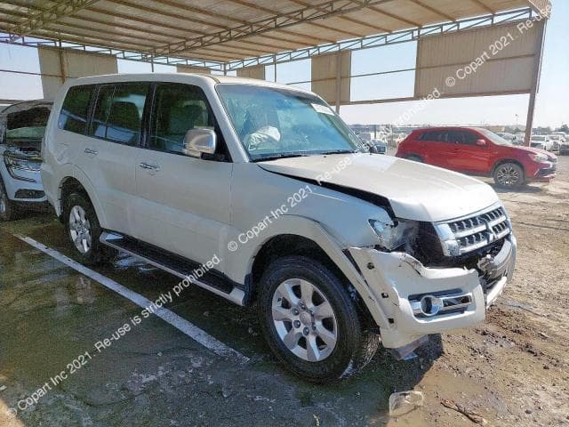 2017 Mitsubishi PAJERO