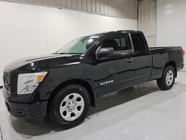 2017 Nissan TITAN