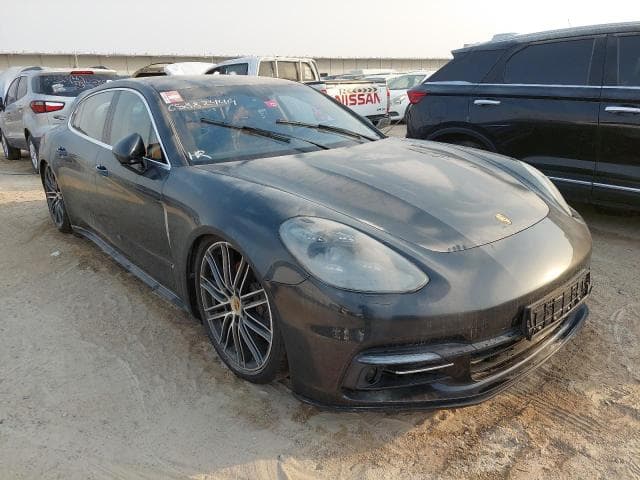 2018 Porsche PANAMERA